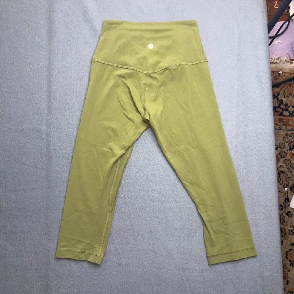 Women's Lululemon Athletica High-Rise Crop 17